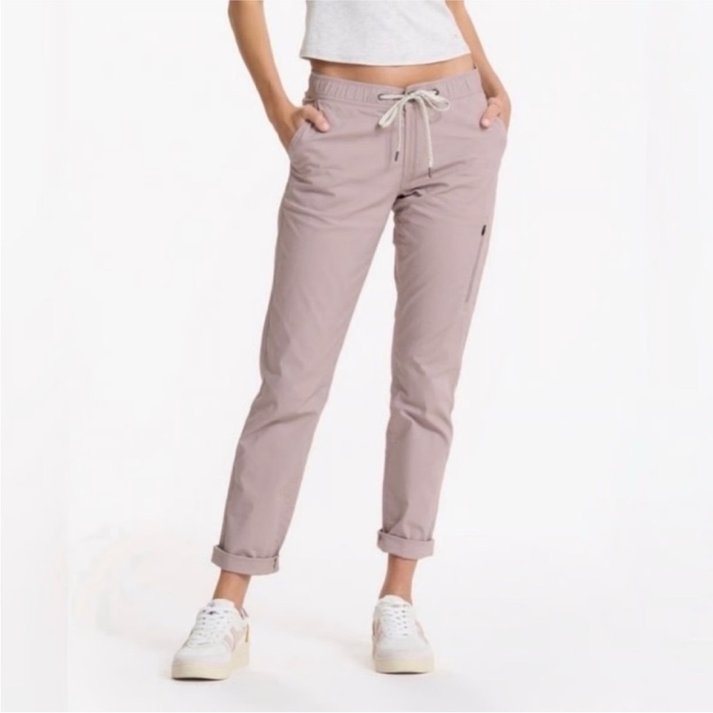 Vuori Women's Umber Ripstop Joggers in Soft Mauve